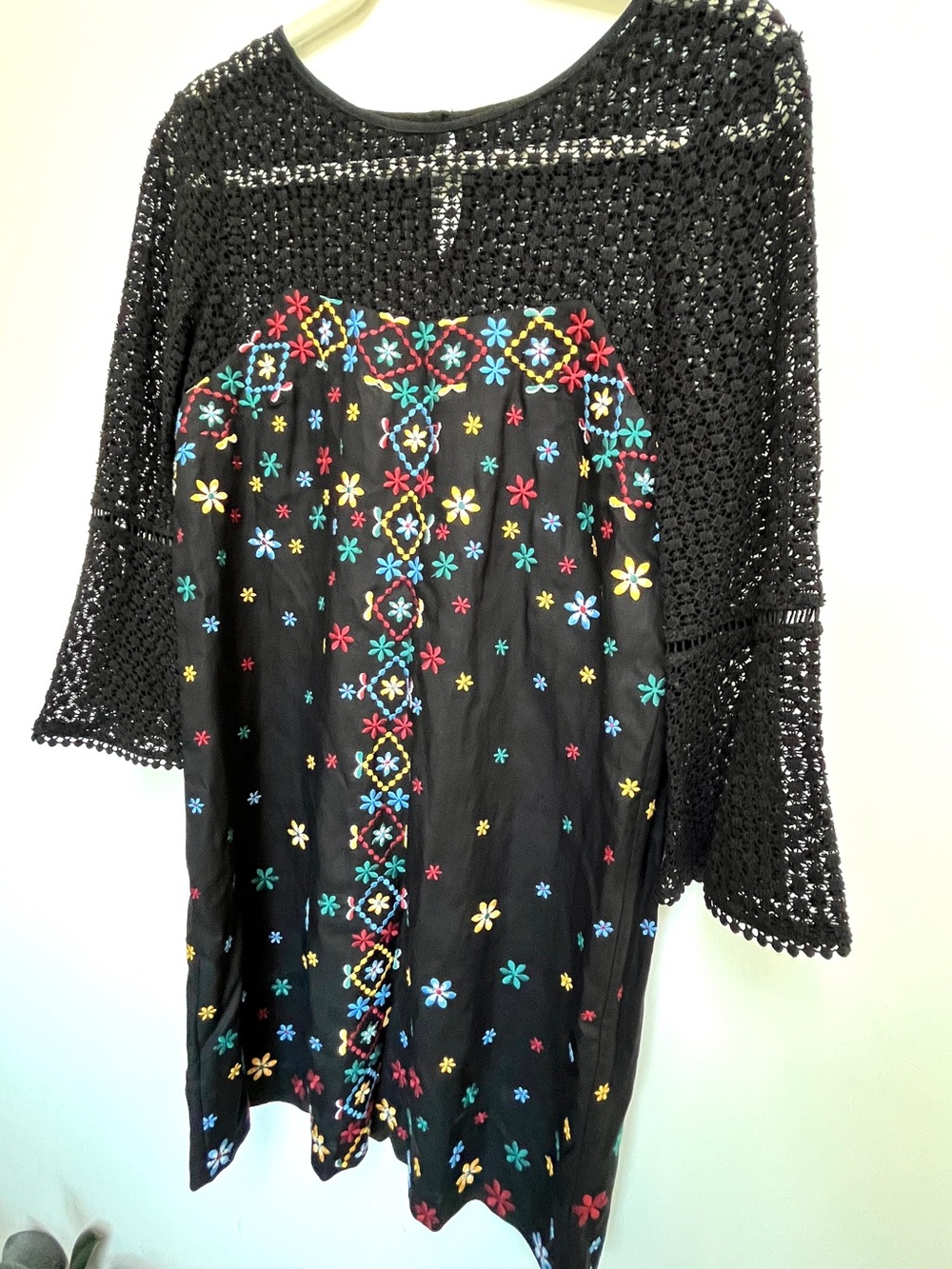 Anthropologie, Akemi + kin Maud Embroidered shift dress, size 6 - Picture 15 of 16